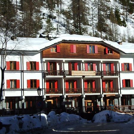 Gressoney-la-Trinité Hotel Residence Valverde מראה חיצוני תמונה
