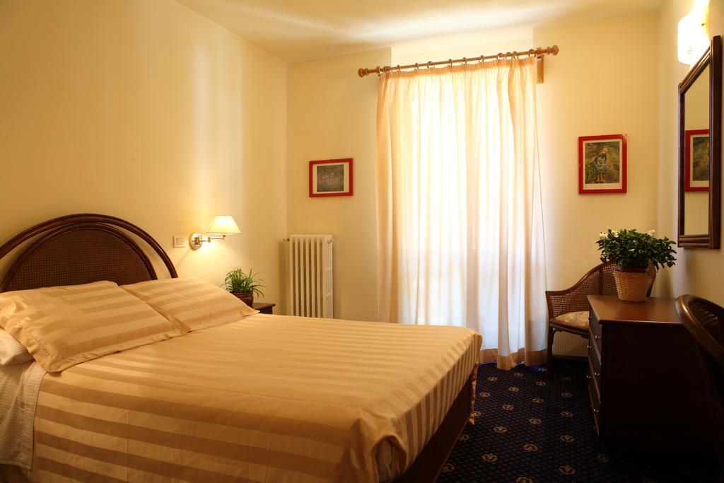 Gressoney-la-Trinité Hotel Residence Valverde מראה חיצוני תמונה