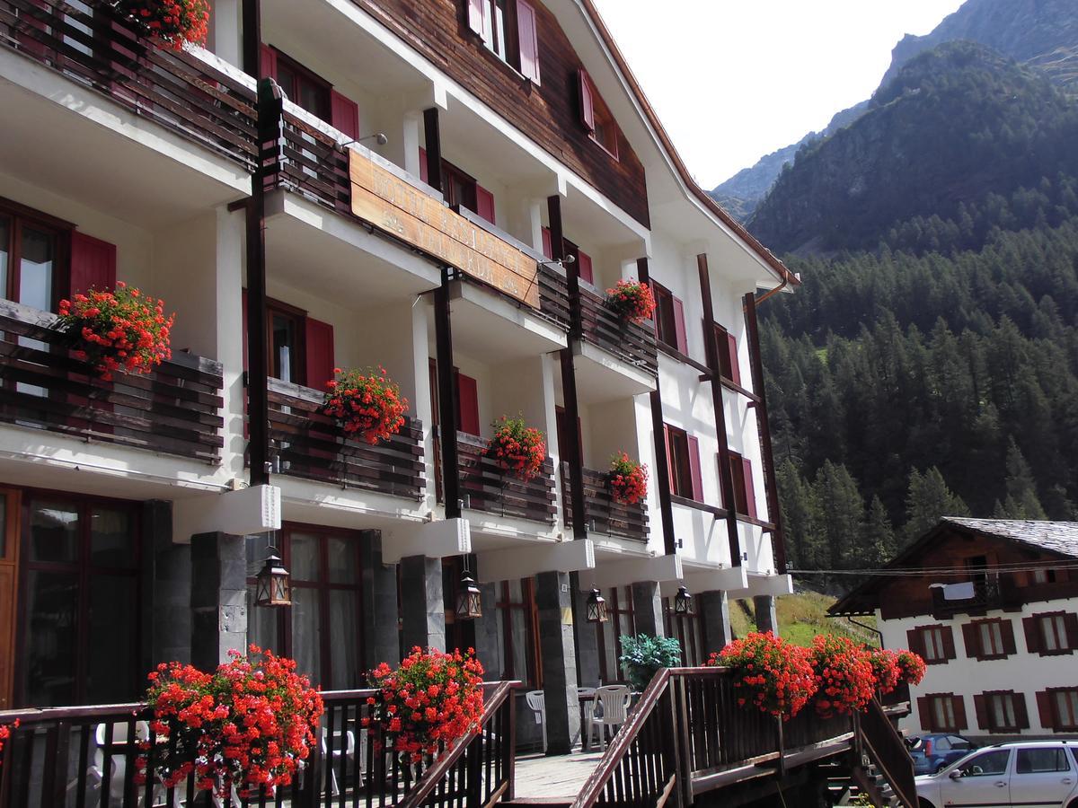 Gressoney-la-Trinité Hotel Residence Valverde מראה חיצוני תמונה
